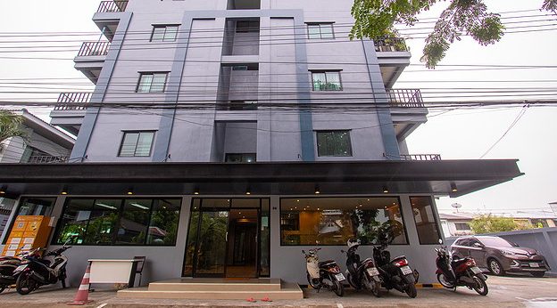 Condo · Phra Khanong, bangkok — photo 1