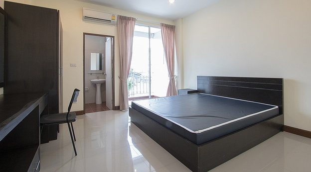 Condo · Bang Khun Thian, bangkok — photo 4