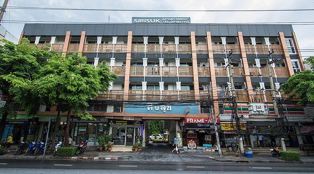 4 Mins BTS Phra Khanong Sirisuk — photo 1
