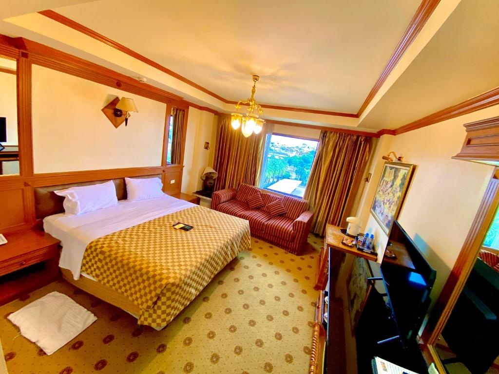 1 Bed Condo — photo 2