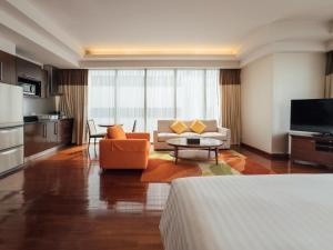 1 Bed Condo · Khlong Toei, bangkok — photo 2