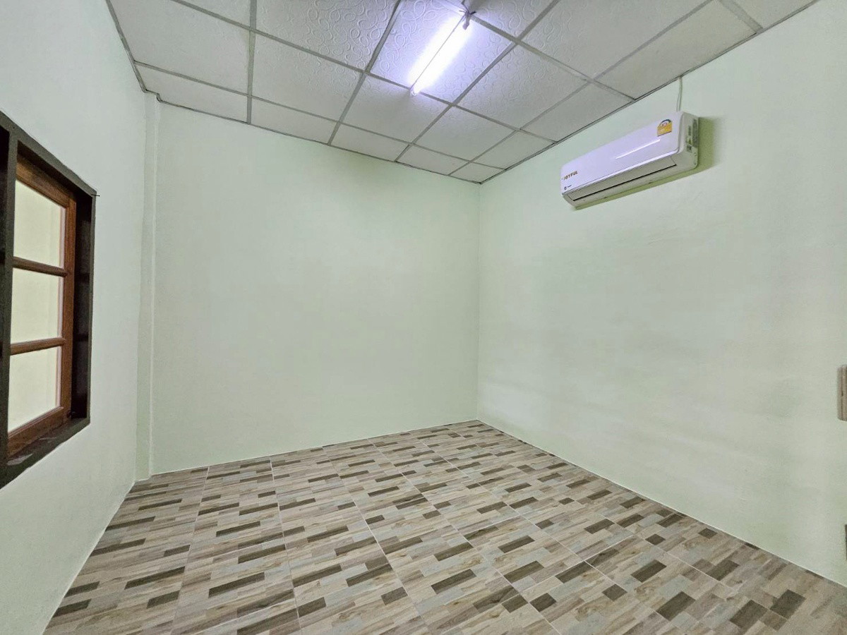 1 Bed Condo — photo 2