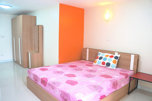 1 Bed Condo · Khlong San, bangkok — photo 2