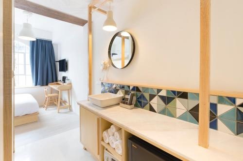 1 Bed Condo · Khlong San, bangkok — photo 4