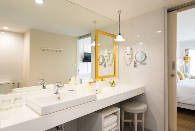 1 Bed Condo — photo 2