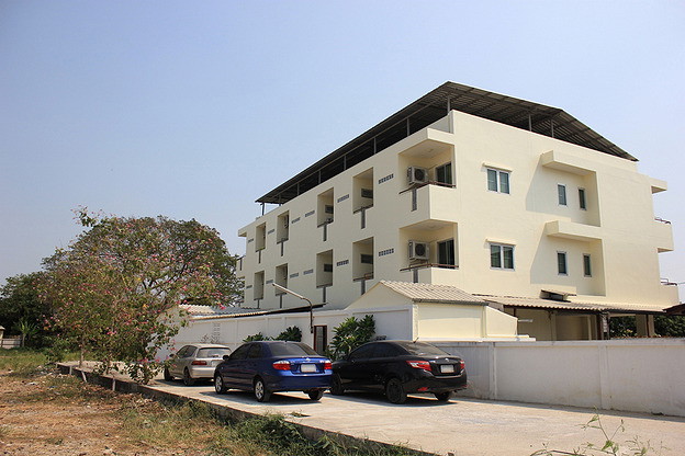 1 Bed Condo — photo 2