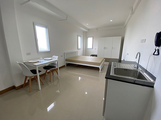 Condo · Phra Khanong, bangkok — photo 1