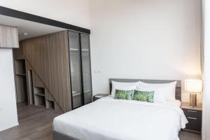 1 Bed Condo · Watthana, bangkok — photo 2