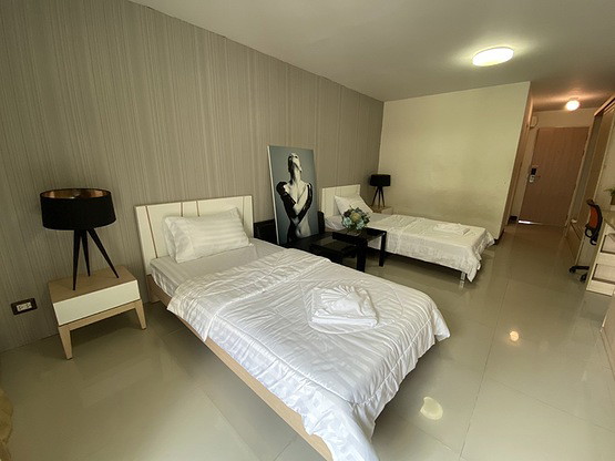LETTER PARK APARTMENT — photo 3