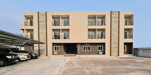 Condo — photo 1