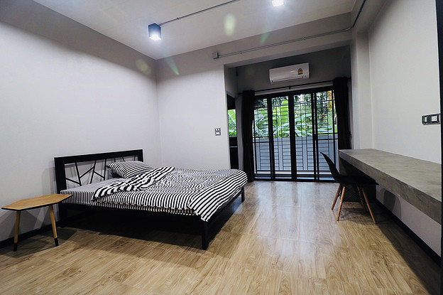 Condo — photo 1