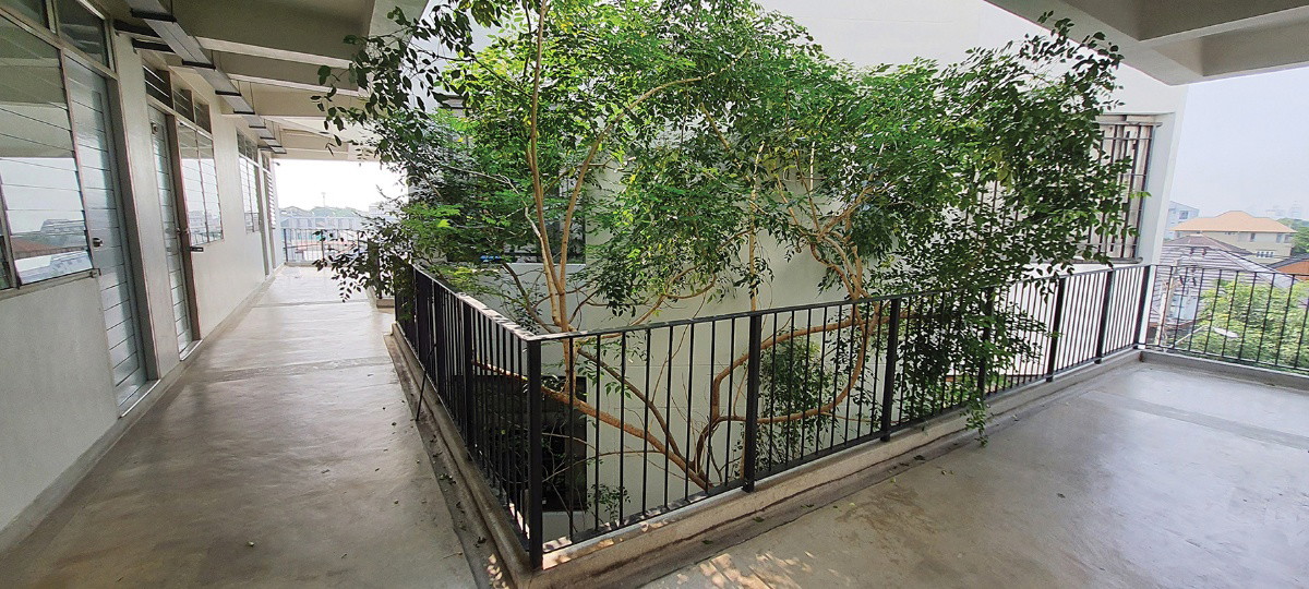 Condo · Wang Thonglang, bangkok — photo 1