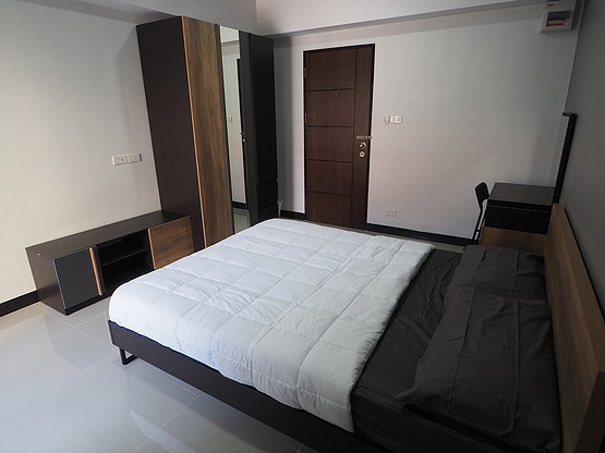 Condo · Sathon, bangkok — photo 1