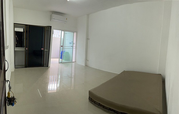 1 Bed Condo — photo 4