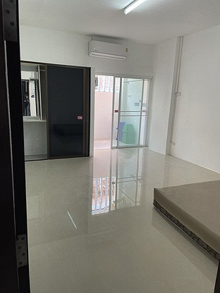 1 Bed Condo — photo 1