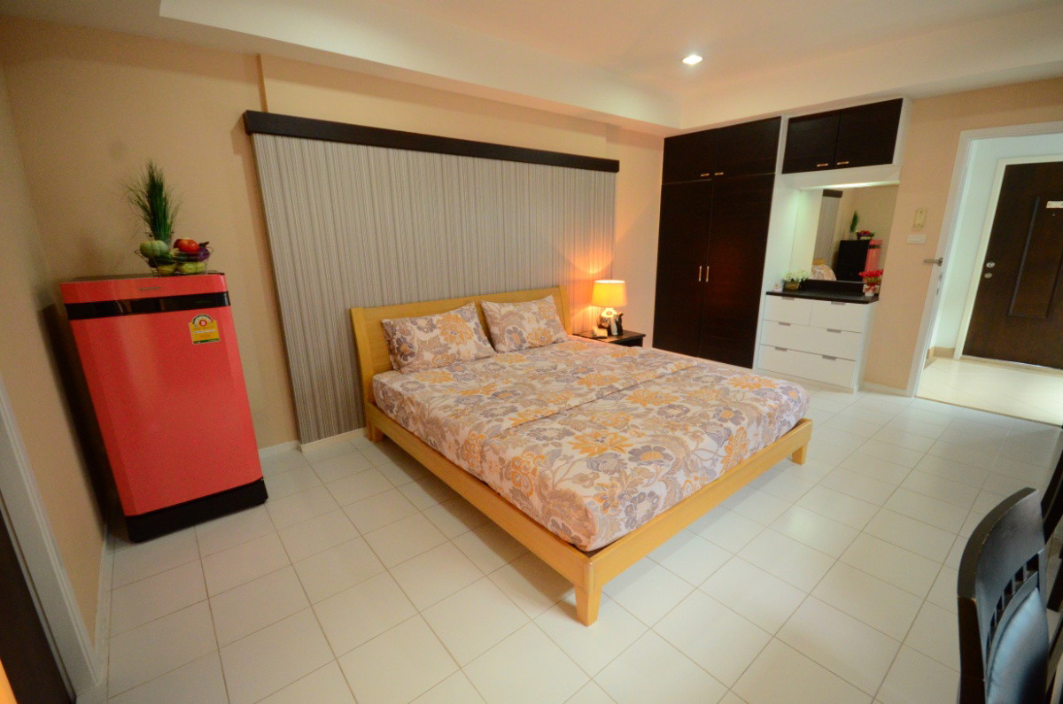 Condo — photo 2