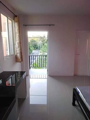 MB wealthy home — photo 2