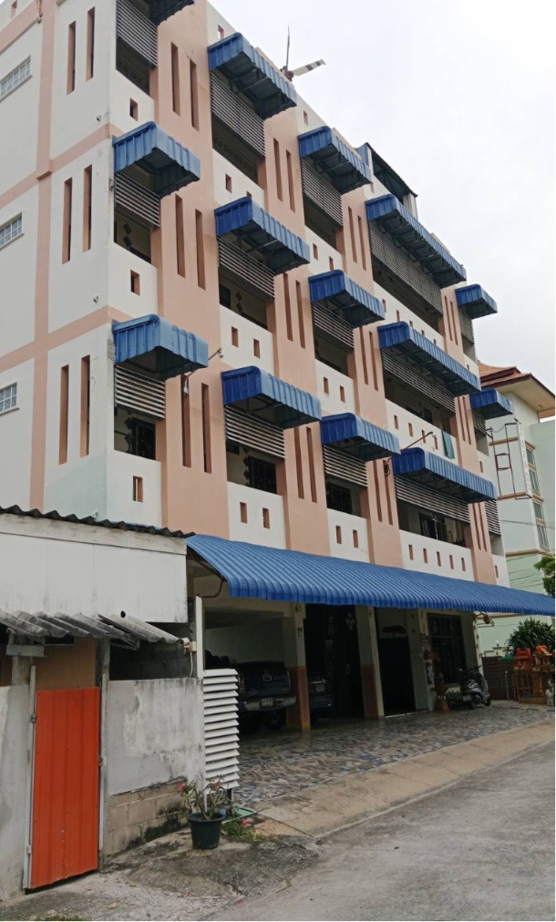 Condo — photo 1
