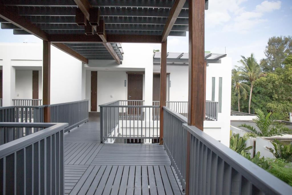1 Bed Condo — photo 4