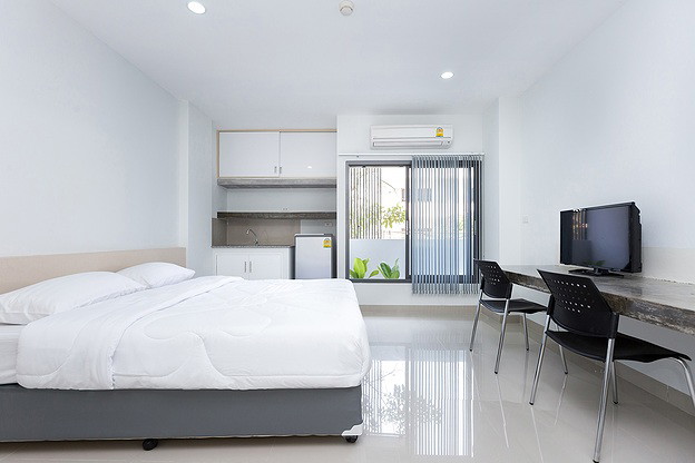 Condo — photo 1