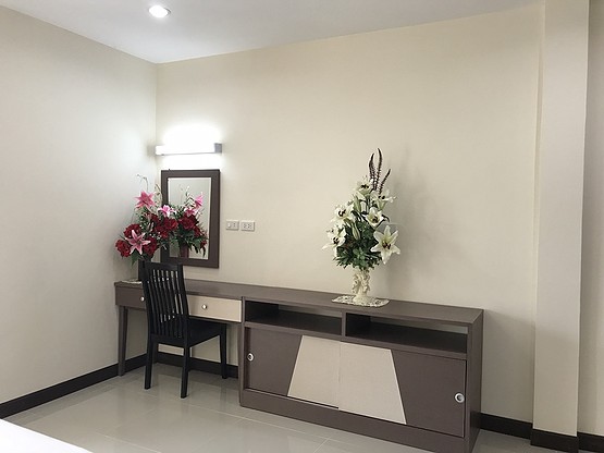 Condo · bangkok — photo 3