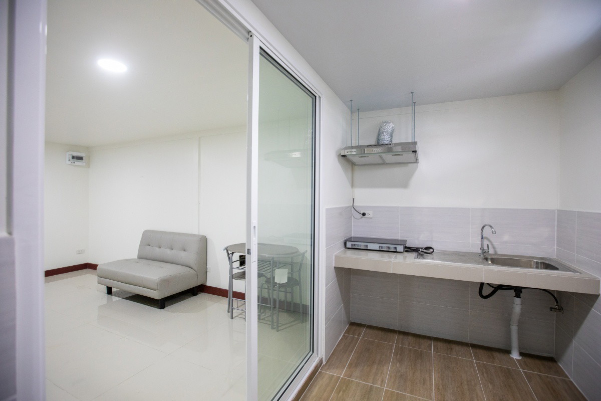 1 Bed Condo · Phra Khanong, bangkok — photo 2