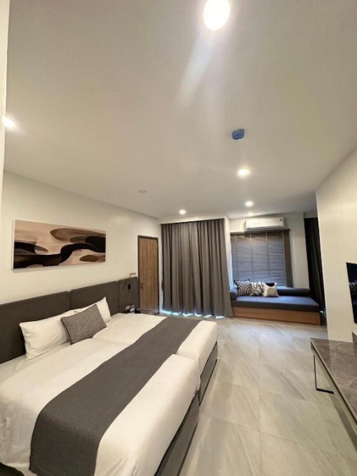 1 Bed Condo — photo 3