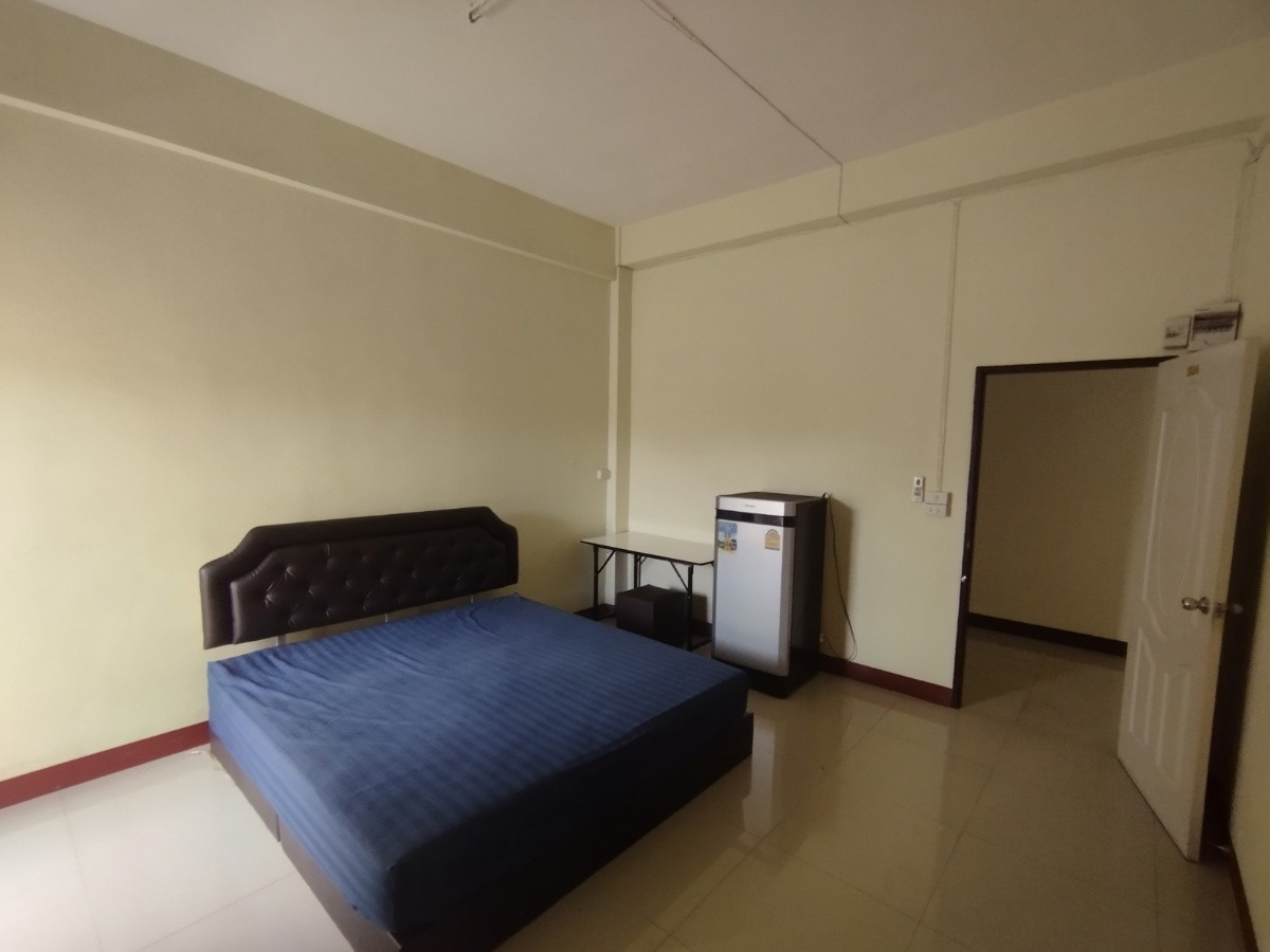 Condo — photo 1