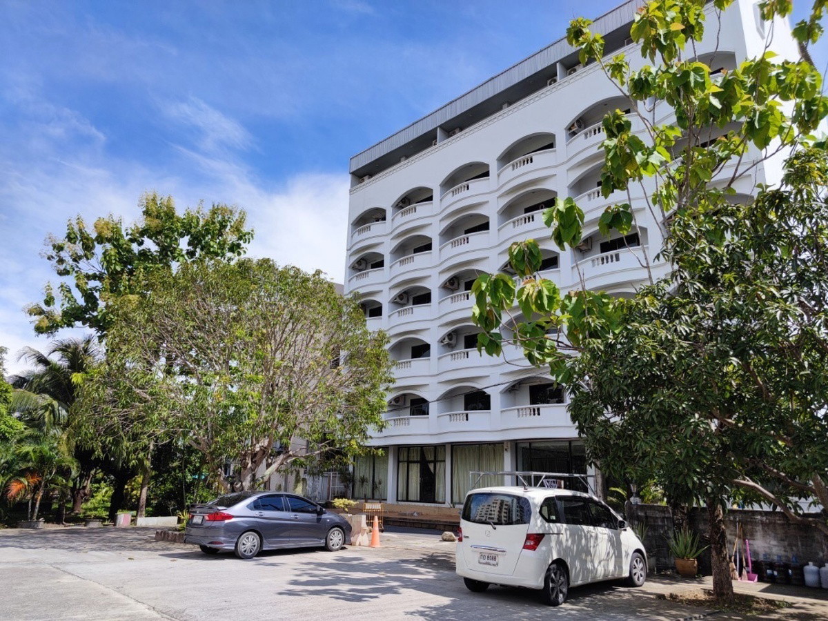 Condo — photo 1