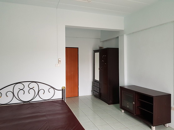 1 Bed Condo — photo 3