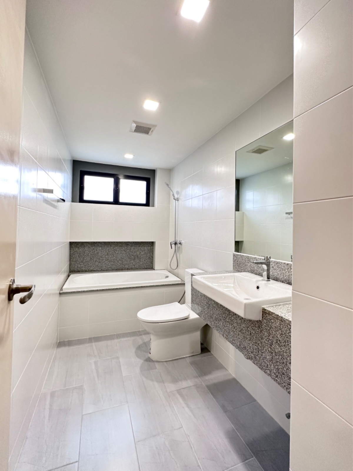 1 Bed Condo · Phra Khanong, bangkok — photo 2