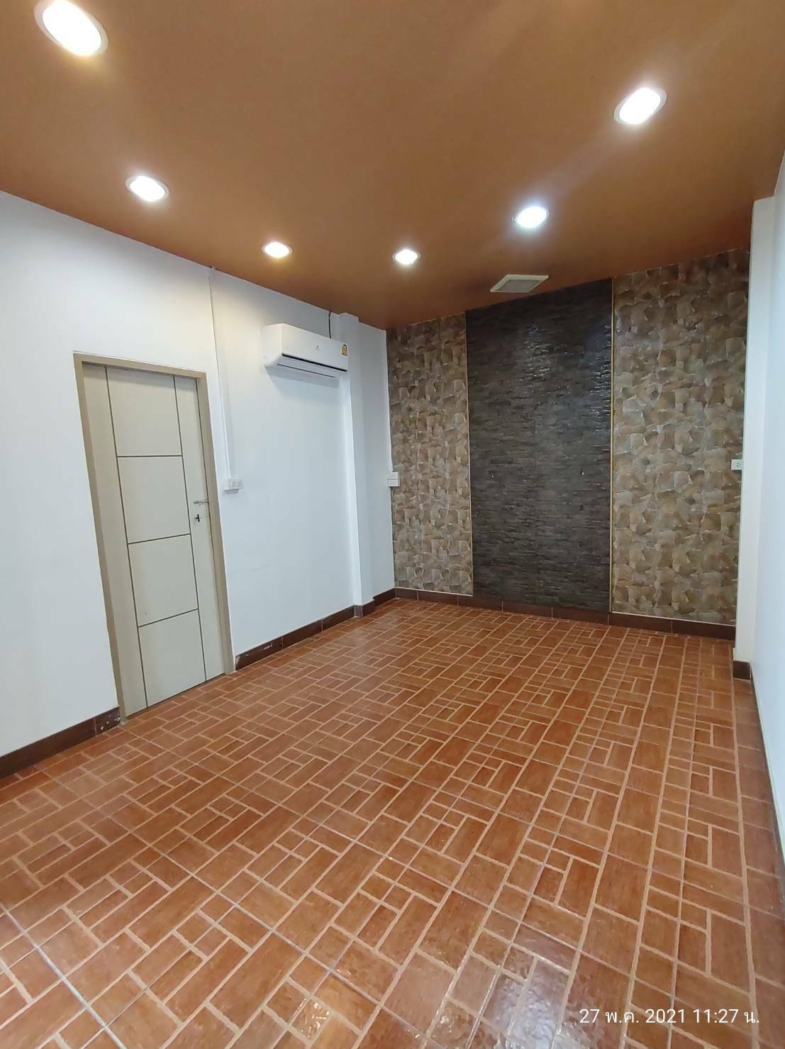 Condo · Lat Krabang, bangkok — photo 1