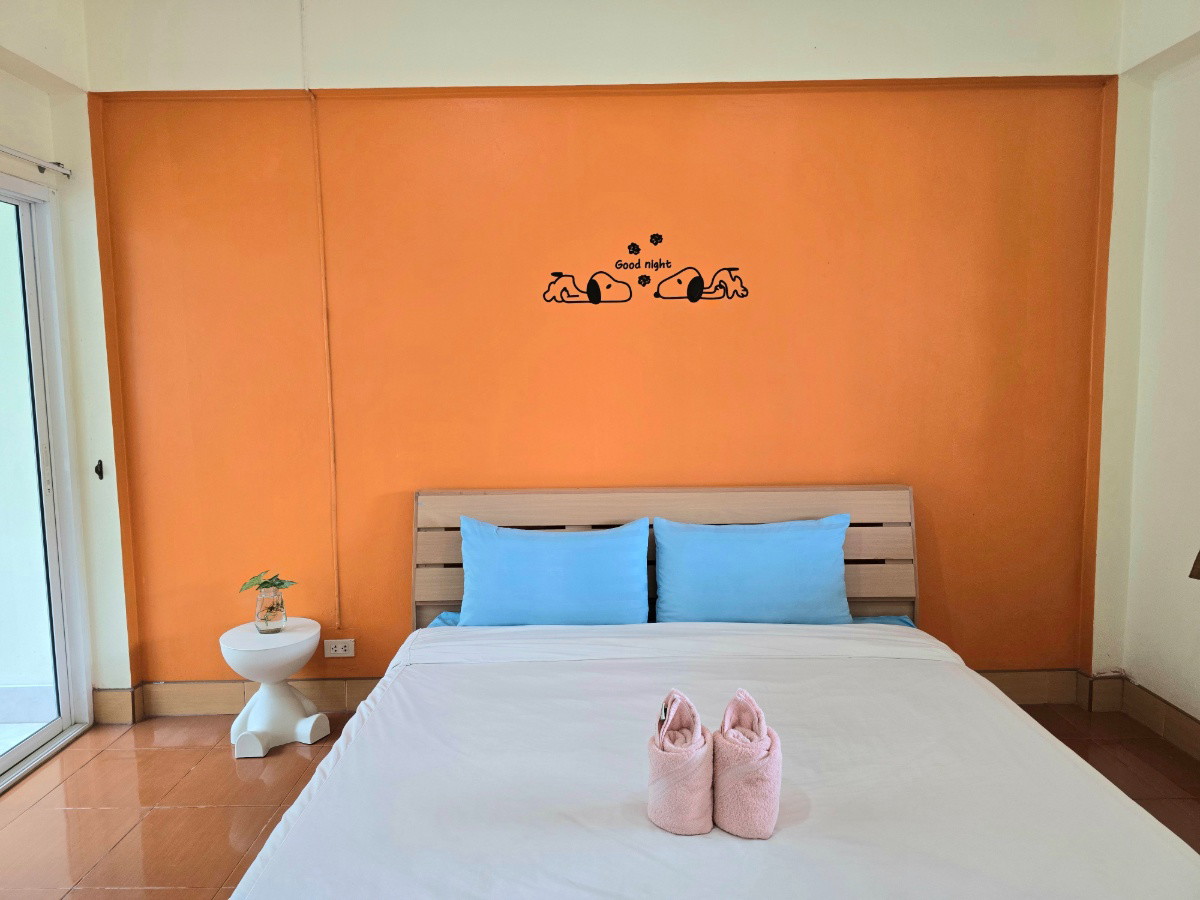 1 Bed Condo — photo 2