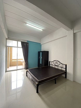 1 Bed Condo — photo 3