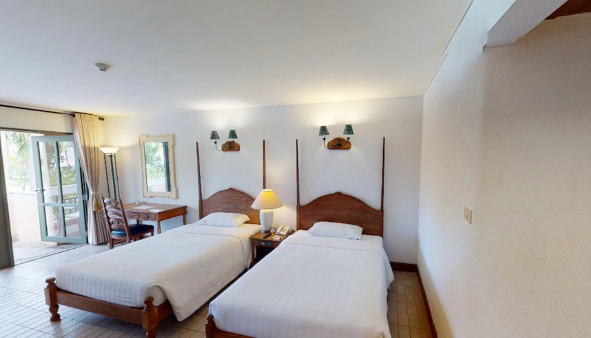 1 Bed Condo — photo 2