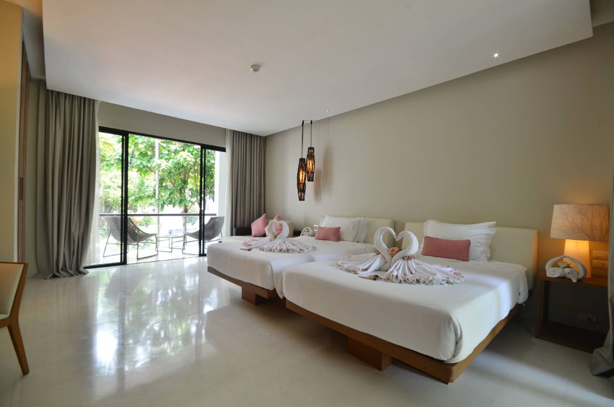 1 Bed Condo — photo 2