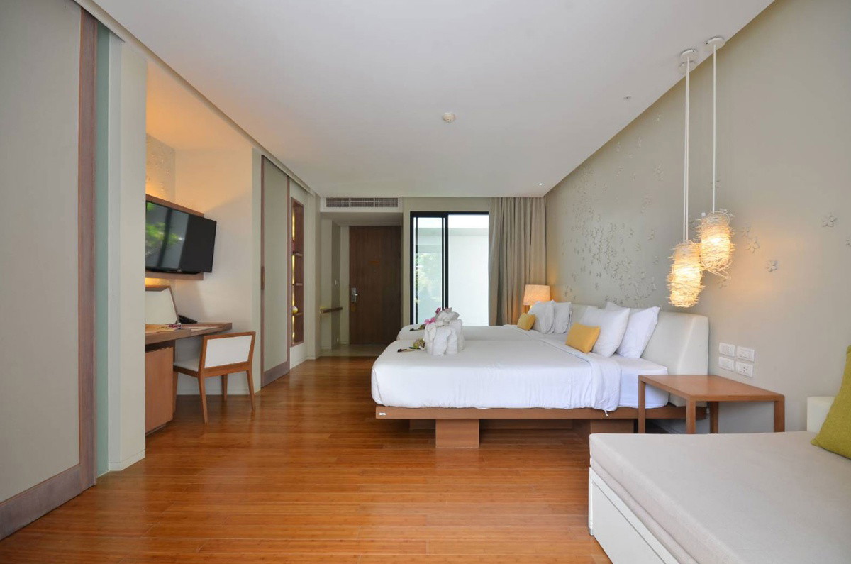1 Bed Condo — photo 3