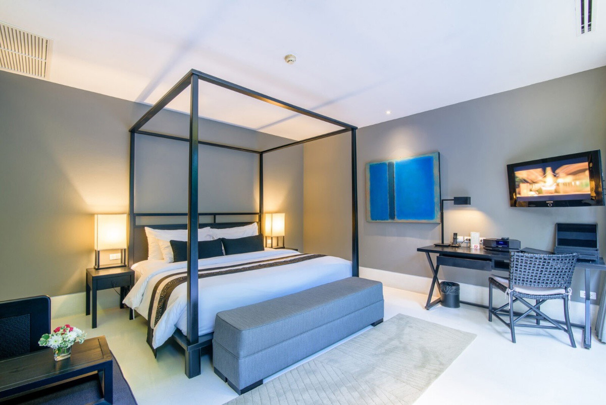 1 Bed Condo — photo 3