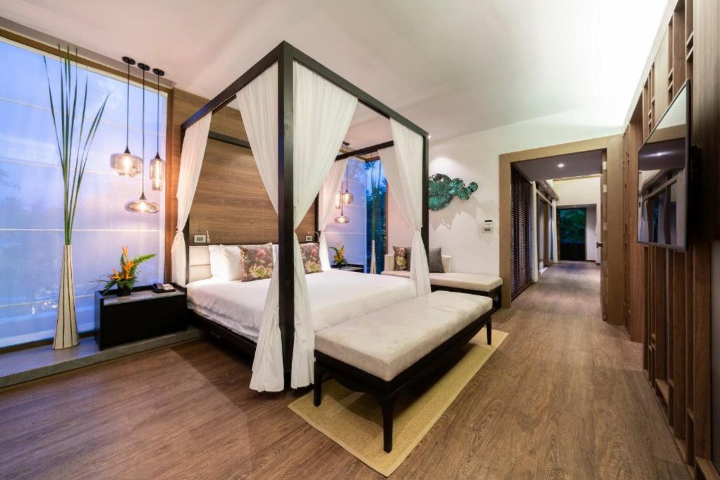 1 Bed Condo — photo 3