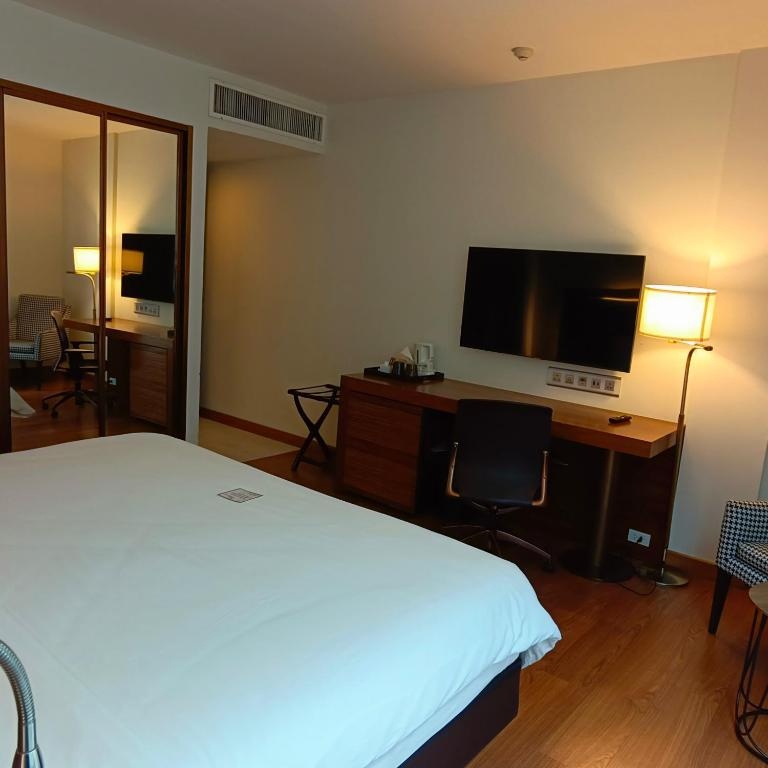 1 Bed Condo · Watthana, bangkok — photo 4