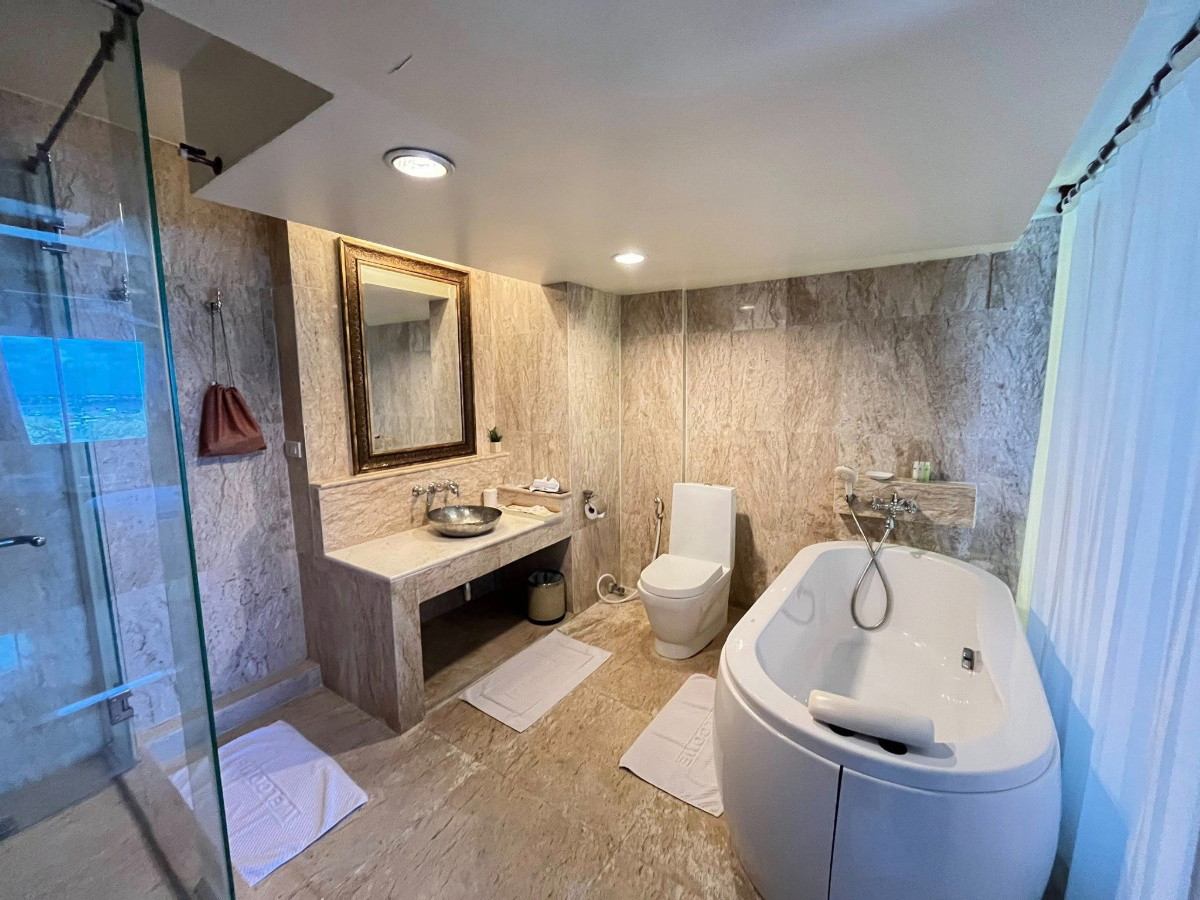 1 Bed Condo — photo 4