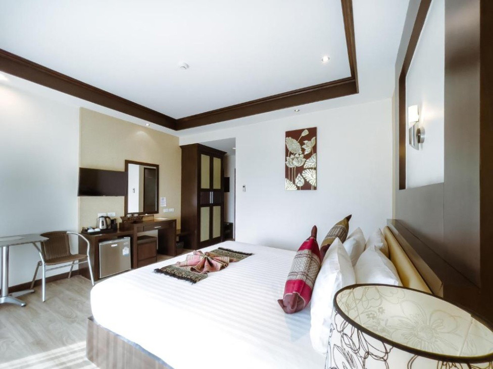 1 Bed Condo — photo 3