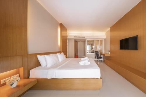 1 Bed Condo · Khlong Toei, bangkok — photo 1