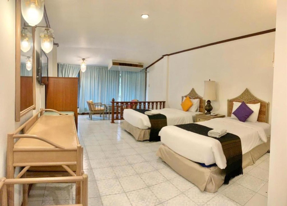 1 Bed Condo — photo 3