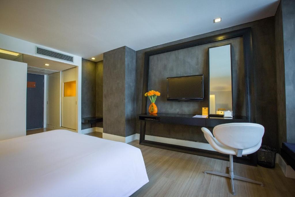1 Bed Condo · Bang Rak, bangkok — photo 2