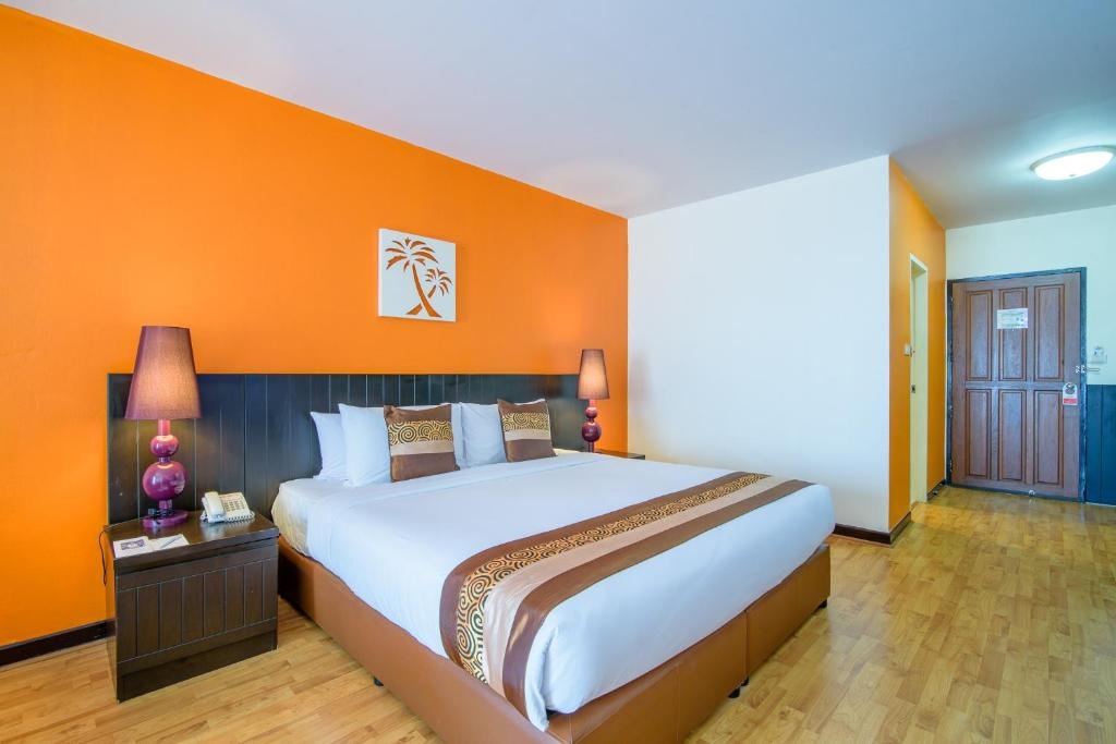 1 Bed Condo — photo 2