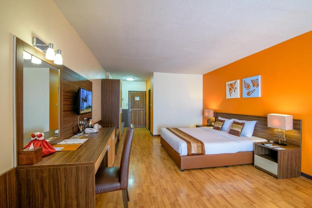1 Bed Condo — photo 4