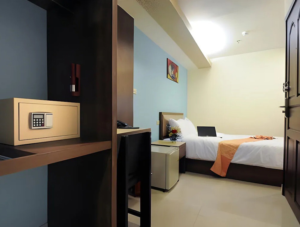 1 Bed Condo · Khlong Toei, bangkok — photo 2