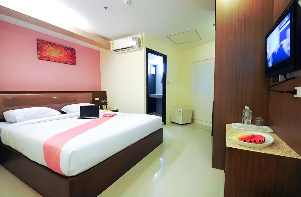 1 Bed Condo · Khlong Toei, bangkok — photo 3