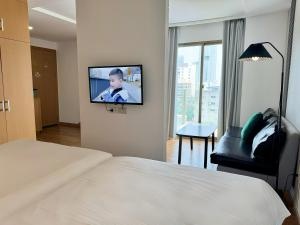 1 Bed Condo · Khlong Toei, bangkok — photo 3